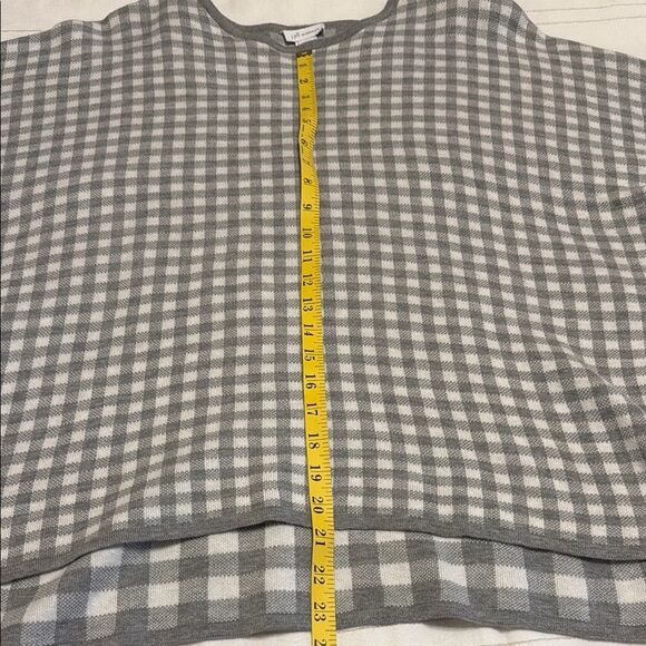 J. Jill Reversible Gray and White Gingham Crew Neck Sweater - Picture 5 of 6